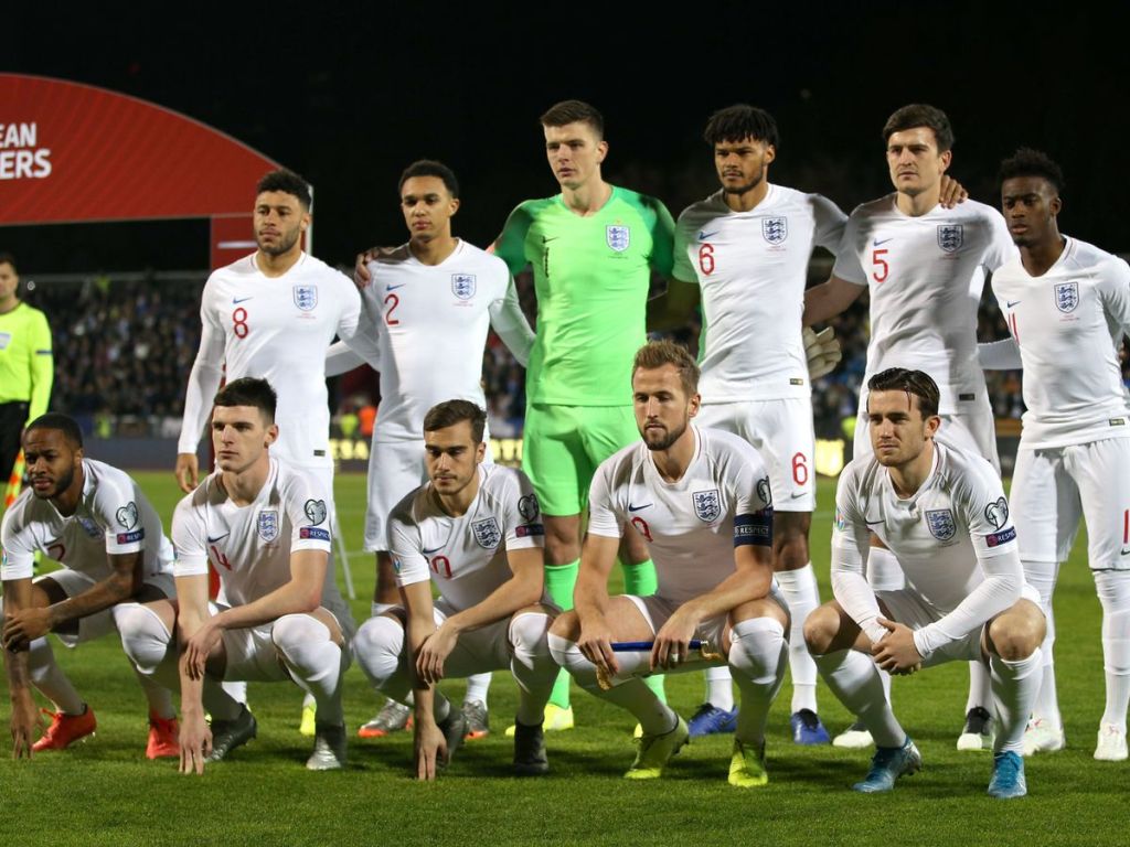 doi-hinh-tuyen-anh-euro